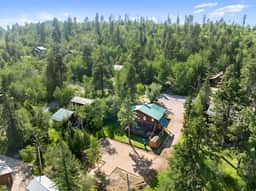 Grizzly Trail Lodge