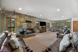 Largest Hill City Cabin-Sleeps 20 with Hot Tub