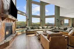 The Deadwood Lookout-Sleeps 22