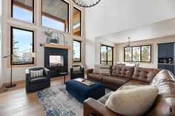 Cliffhanger-Sleeps 12-Hot tub-Skiing-Best views!