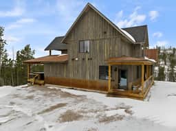 Cliffhanger-Sleeps 12-Hot tub-Skiing-Best views!