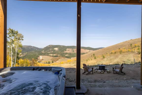 Luxury Mountain Retreat with Breathtaking Views | 5BR/5.5BA