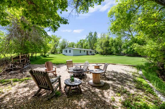 Creekside Corner w/ Hot Tub - Spearfish