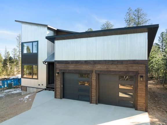 Huge Windows! Modern Powderhouse Pass Home