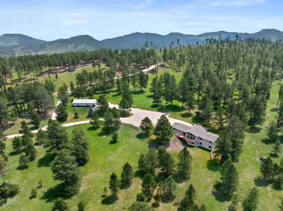 Largest Custer Lodge-Sleeps 22
