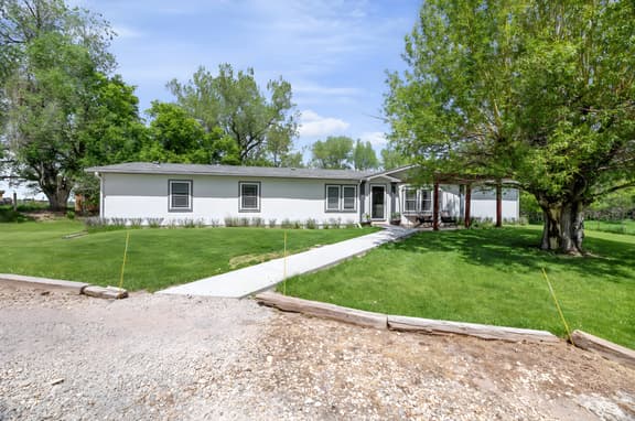 Creekside Corner w/ Hot Tub - Spearfish