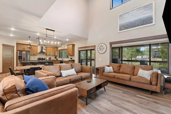 The Fireside-Hot Tub, Firepit, Fireplace
