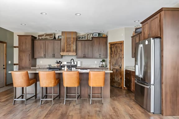 The Deadwood Lookout-Sleeps 22