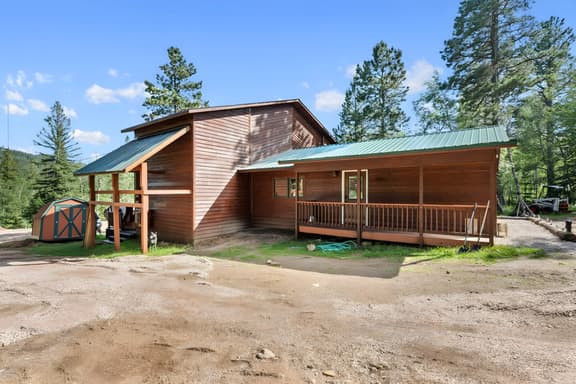 Grizzly Trail Lodge
